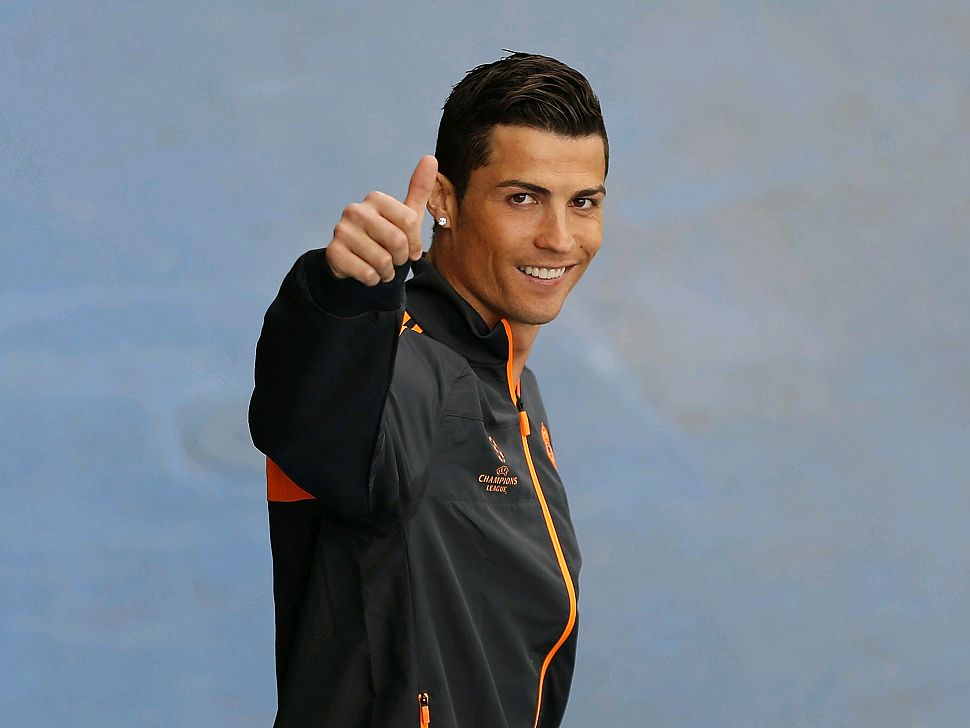 欧冠：巴黎大胜曼联 内马尔建功（欧冠：巴黎完胜曼联，内马尔破门）