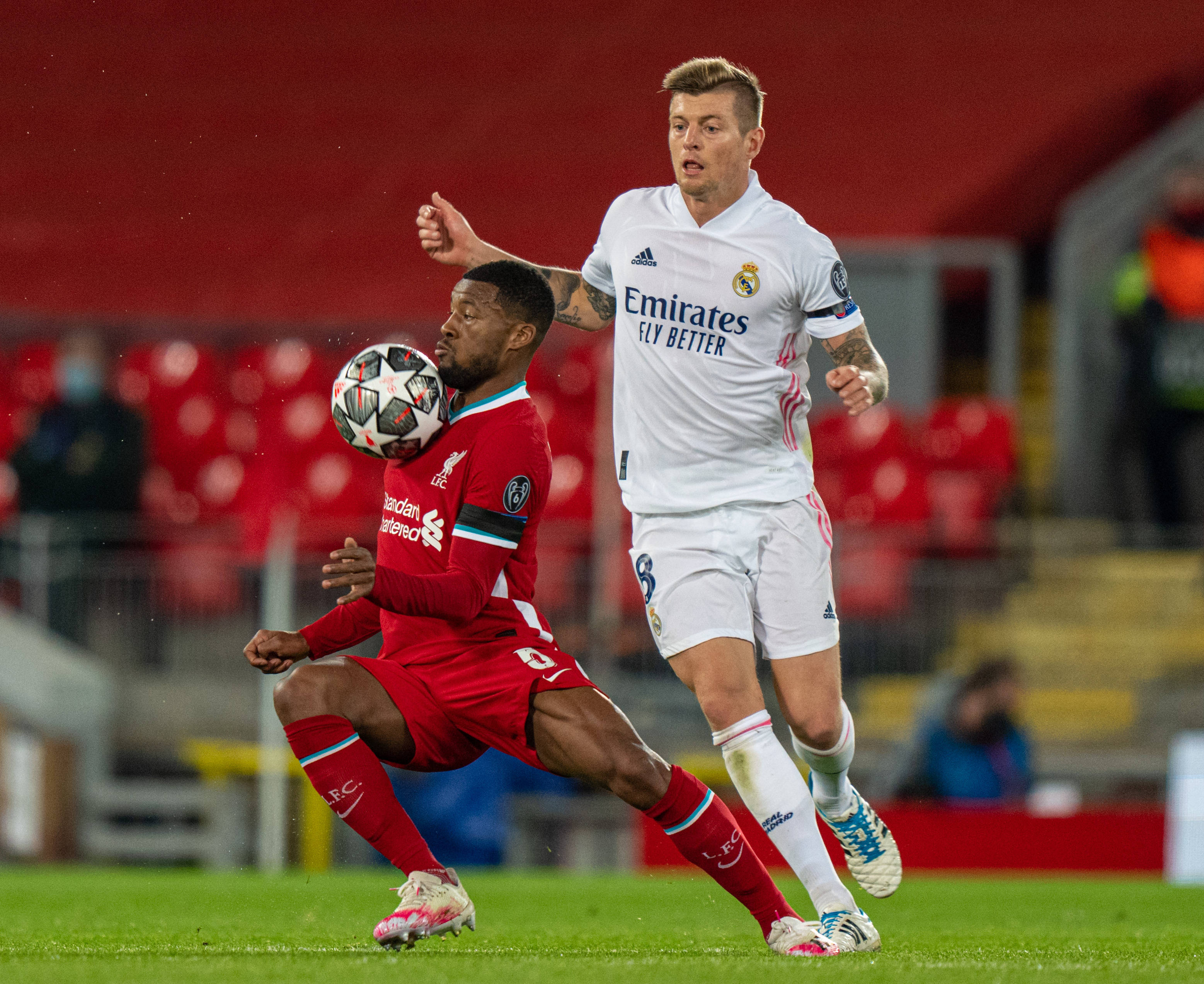 八段锦第二式左右开弓似射雕动作分解，手把手教学（八段锦第二式左右开弓似射雕详解：动作拆解与手把手教学）