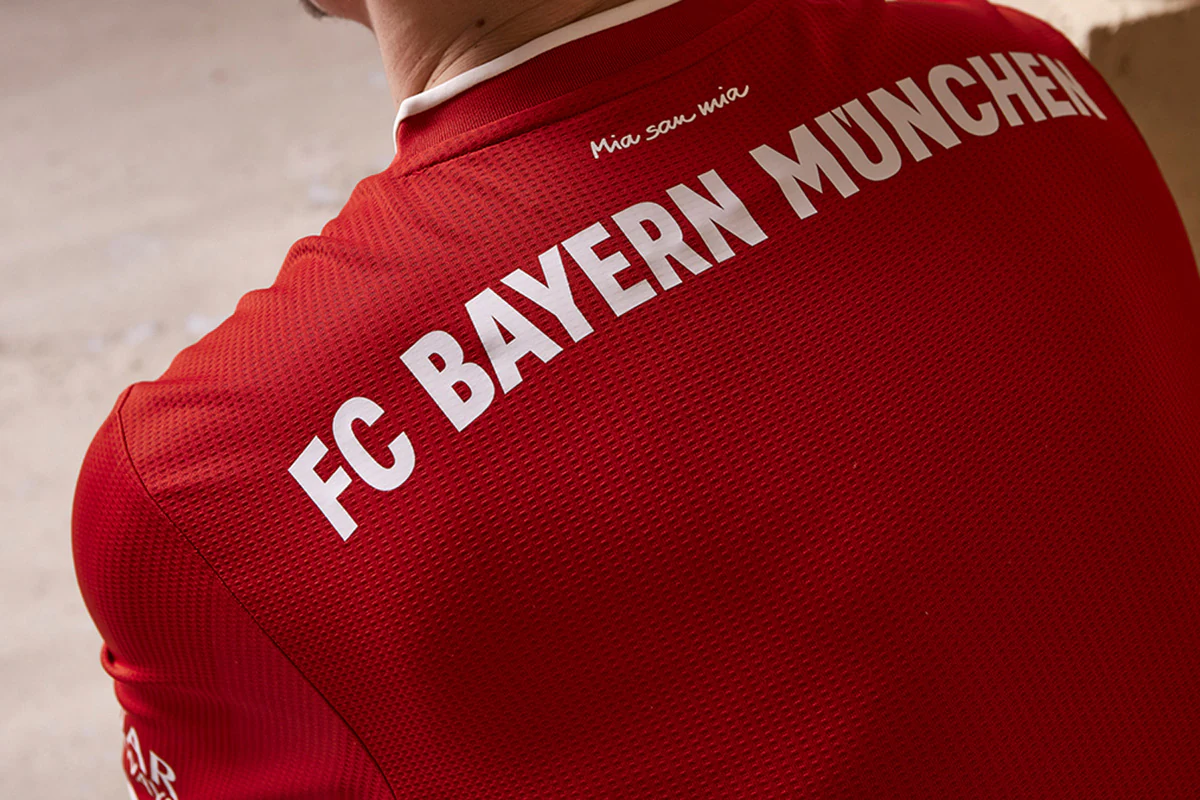 祸从口出！官方：多次争议言论，艾梅加被斯特拉斯堡队内禁赛（斯特拉斯堡官宣：艾梅加因多次争议言论被队内停赛）