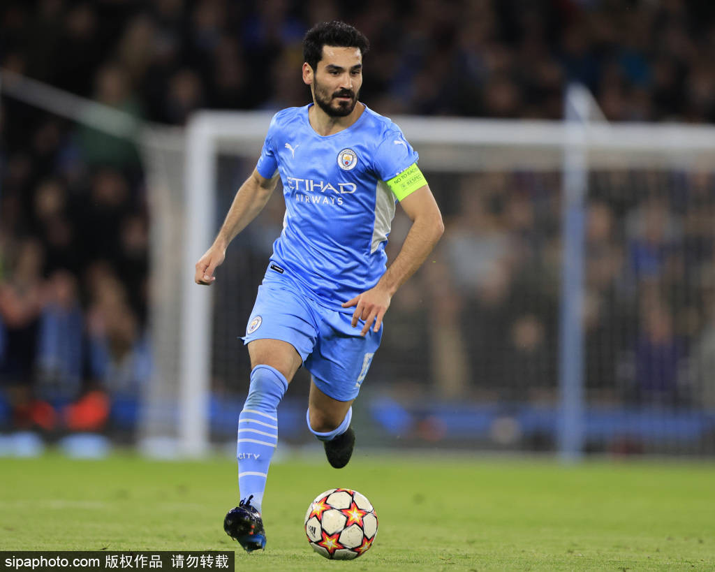 椰子：踢后卫让库普恢复信心；DV9受伤是戴维和奥蓬达的机会（椰子：改踢后卫助库普重拾信心，DV9伤停成戴维与奥蓬达良机）