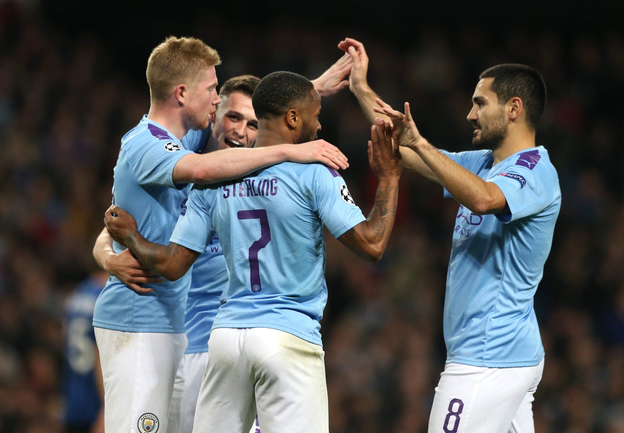 高效爆发！杜兰特17中11得到28分4篮板8助攻（状态火热！杜兰特17投11中砍下28分4篮板8助攻）