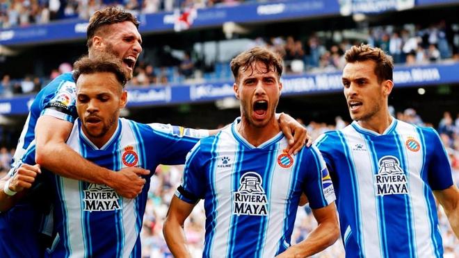 伤病潮席卷曼联！五大主力缺阵困扰阿莫林（曼联陷入伤病风暴，五大主力缺阵令阿莫林犯难）