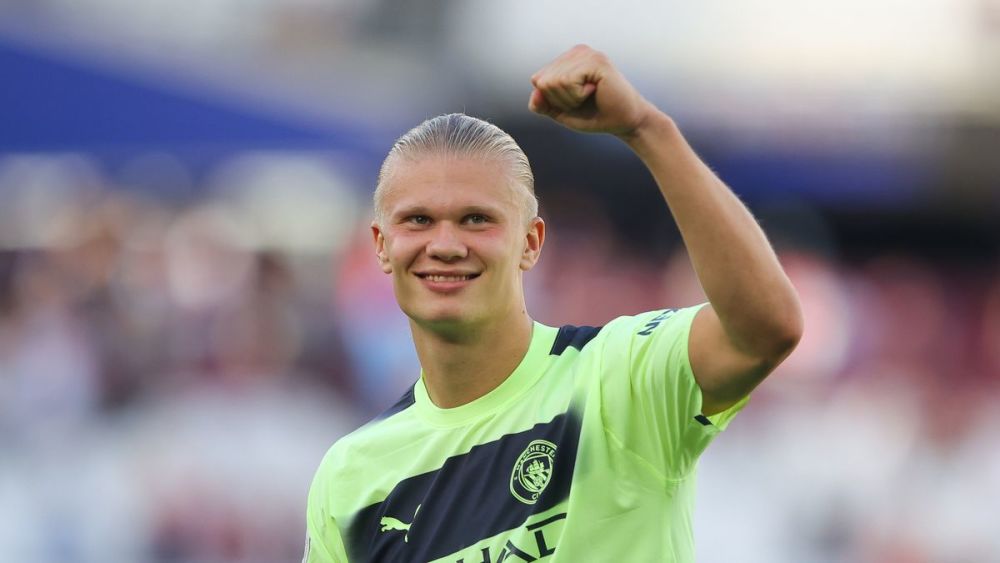 半场战报：斯图加特0-0霍芬海姆（半场战况：斯图加特与霍芬海姆0-0暂时僵持）