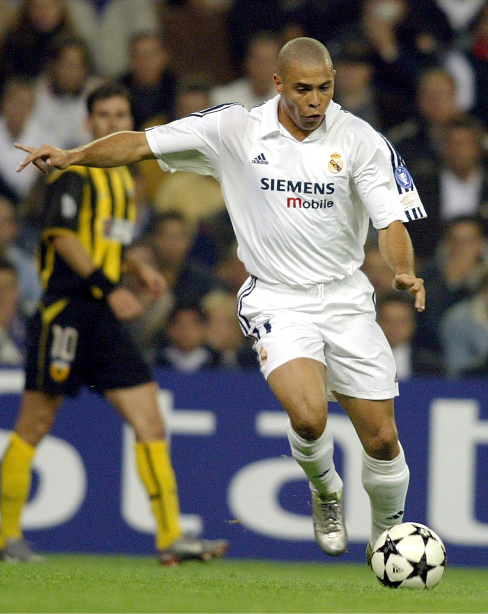 伯纳乌的嘘声？贝林厄姆：我理解，球迷花了很多钱来看比赛（贝林厄姆谈伯纳乌嘘声：理解球迷，他们花了很多钱来看球）